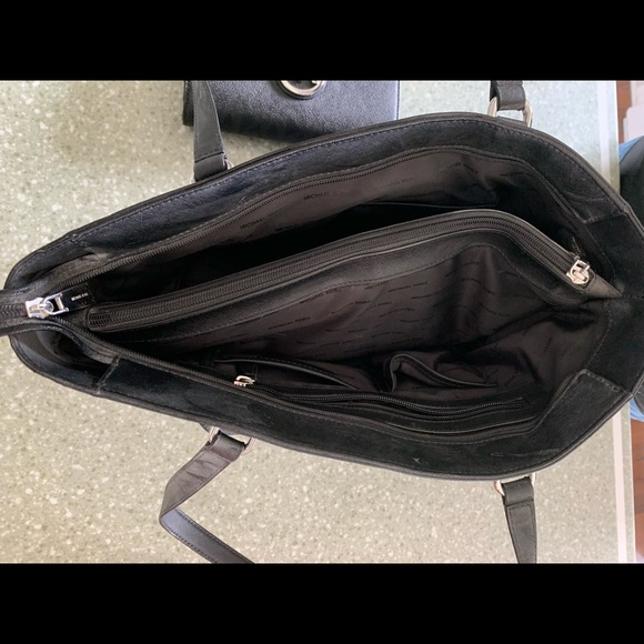 Michael Kors purse and matching wallet - Picture 2 of 3